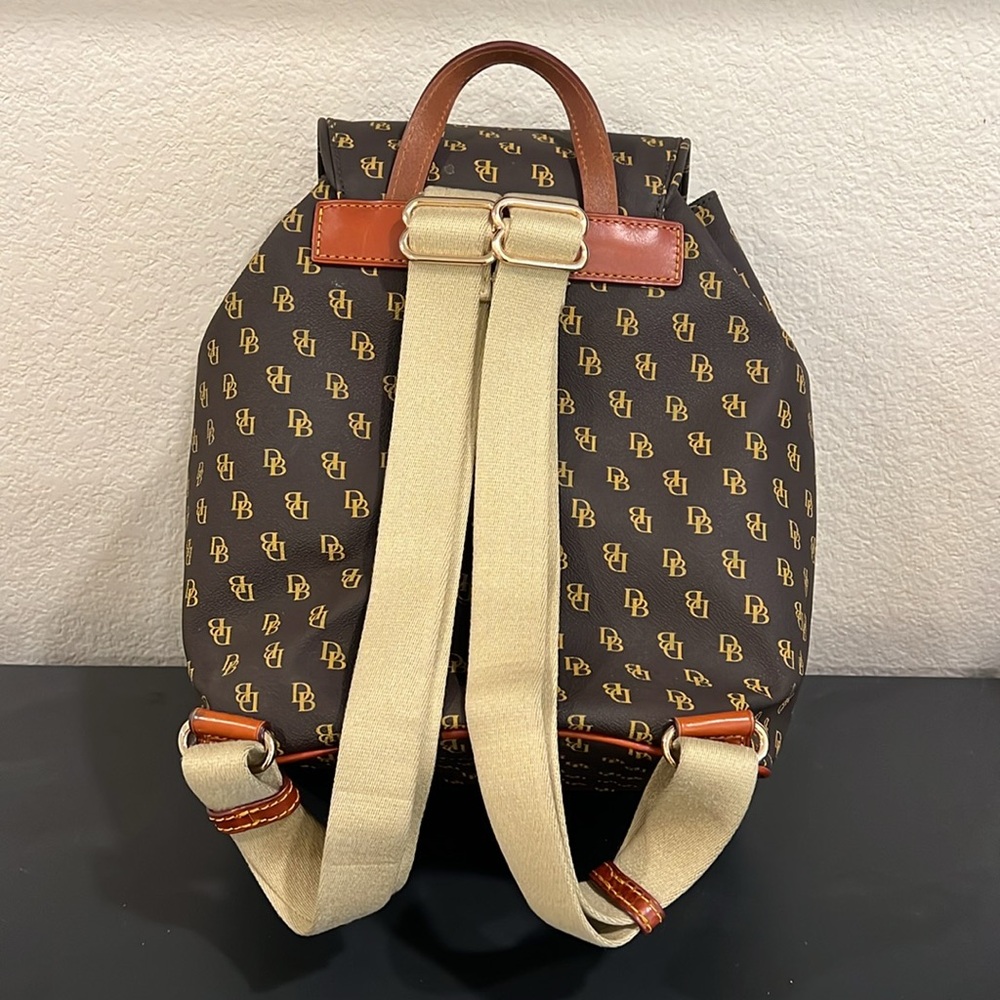 Perfect Dooney & Bourke Backpack! - Picture 2 of 7